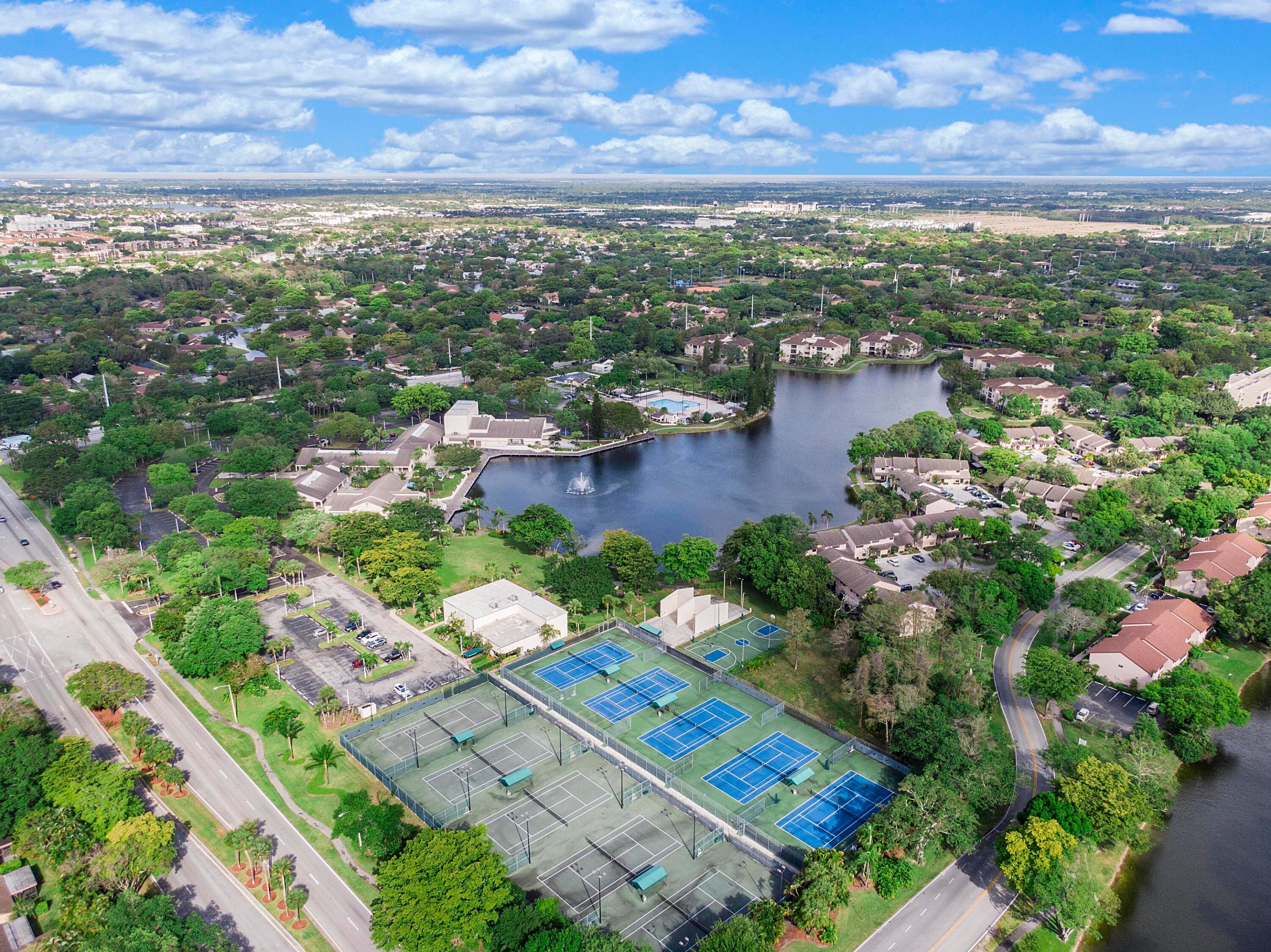 KARANDA VILLAGE V-B CONDO - Residential