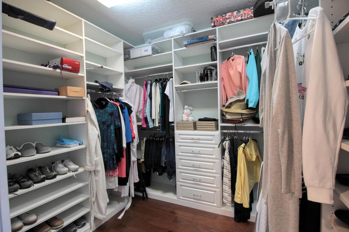 REGENCY ISLAND DUNES TWO CONDOMINIUM - Residential