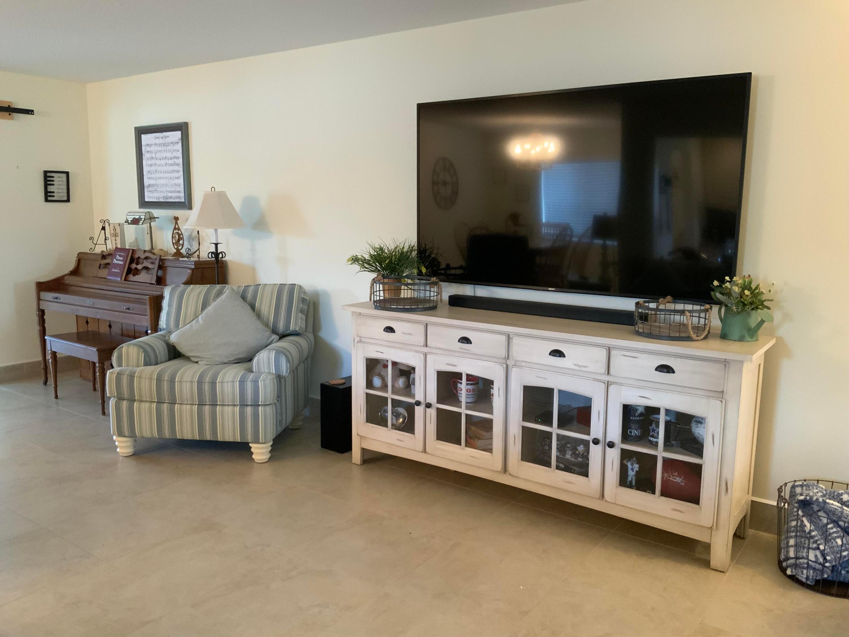 CYPRESS LAKES 4 - Residential