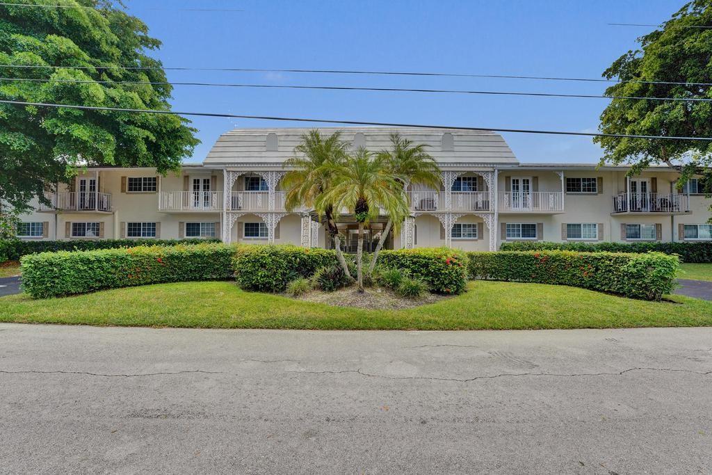 View photos, virtual tours, details... 2866 NE 30th St 9