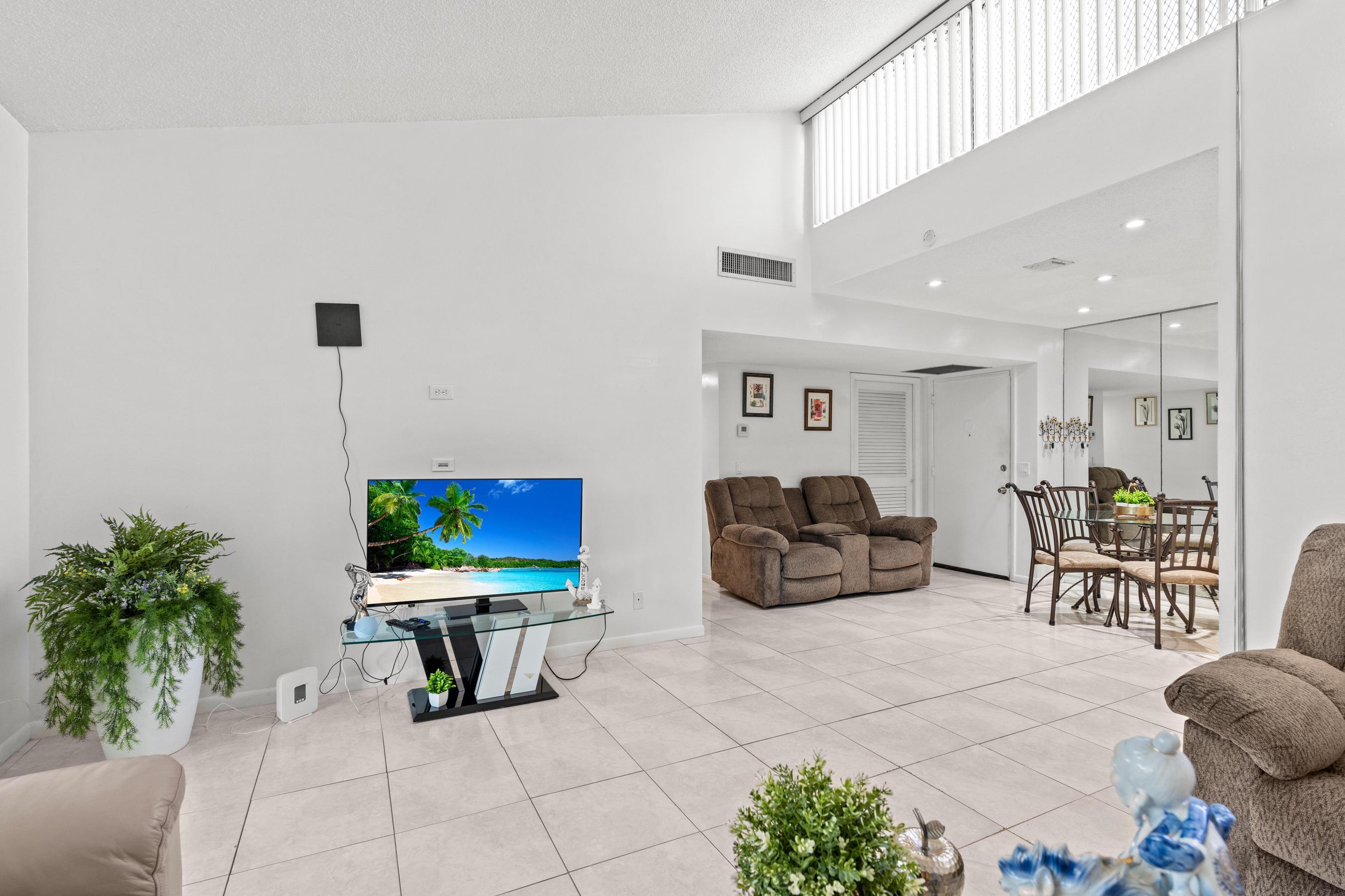 2538 Boundbrook Drive S 140