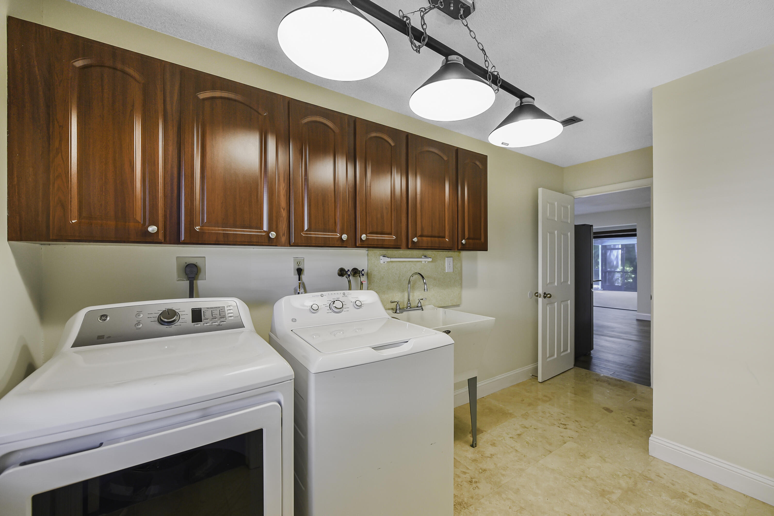 RAMBLEWOOD SOUTH - Residential