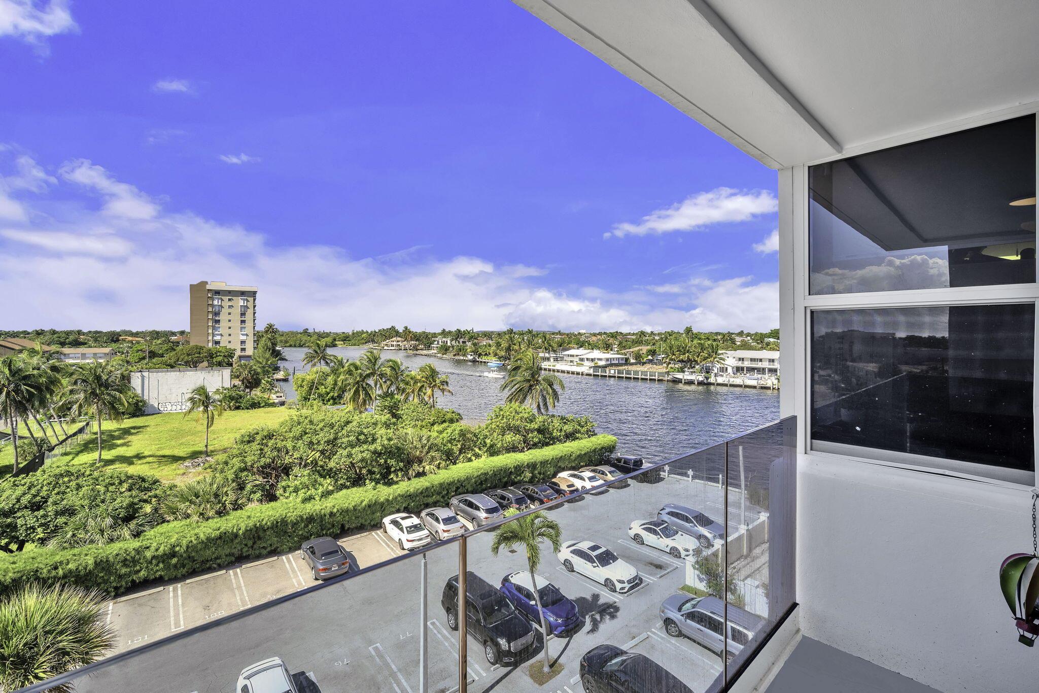 HILLSBORO LIGHT TOWERS CO - Residential