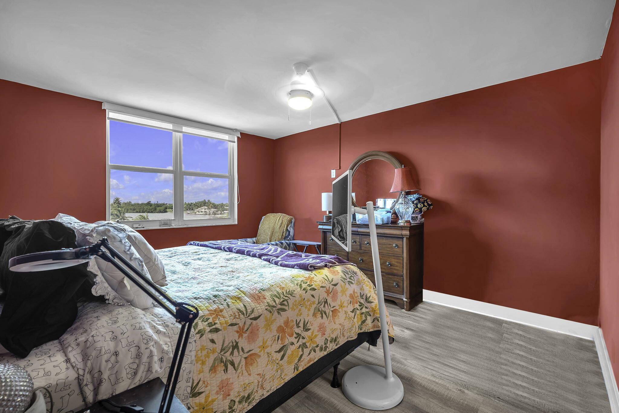 HILLSBORO LIGHT TOWERS CO - Residential