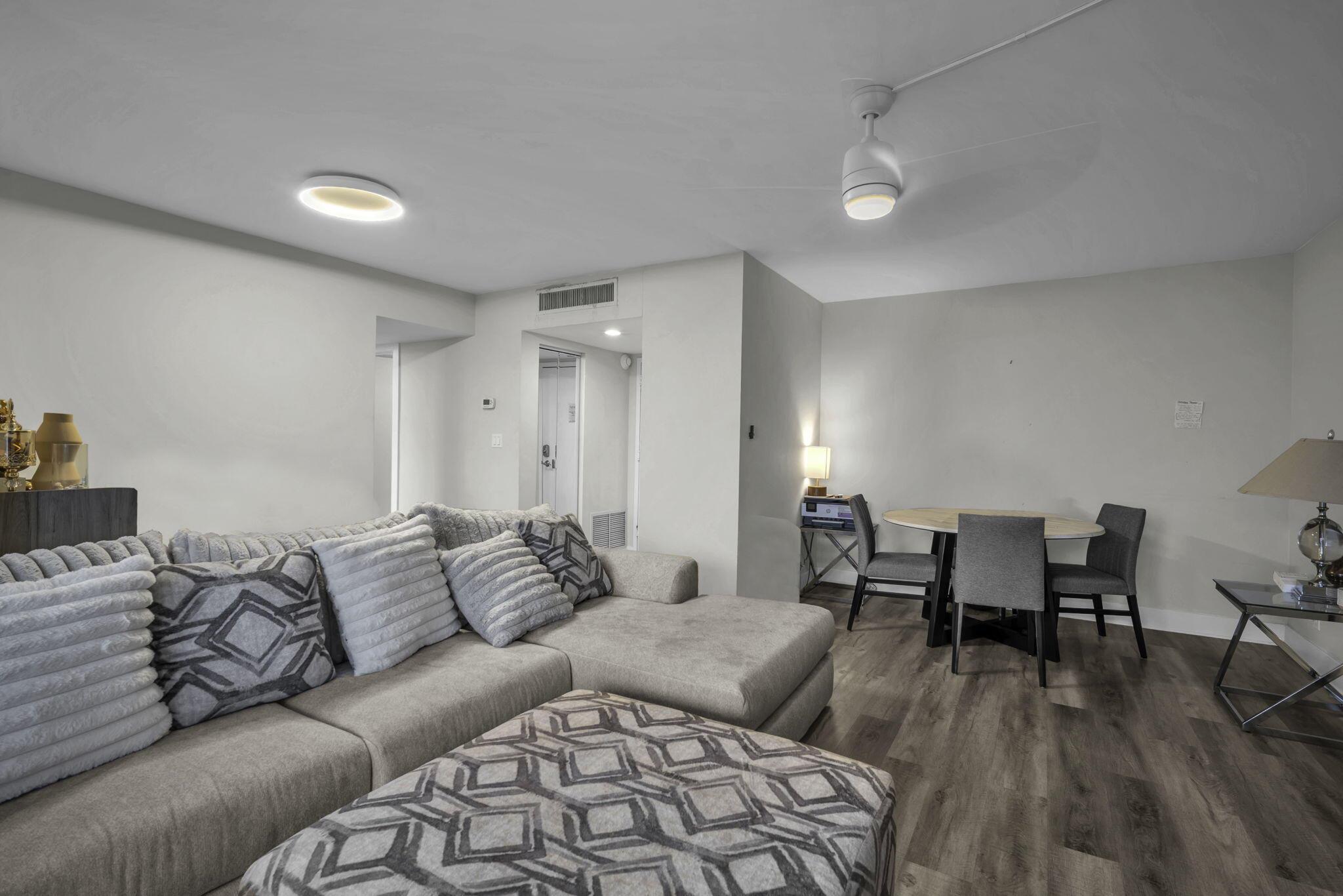 HILLSBORO LIGHT TOWERS CO - Residential
