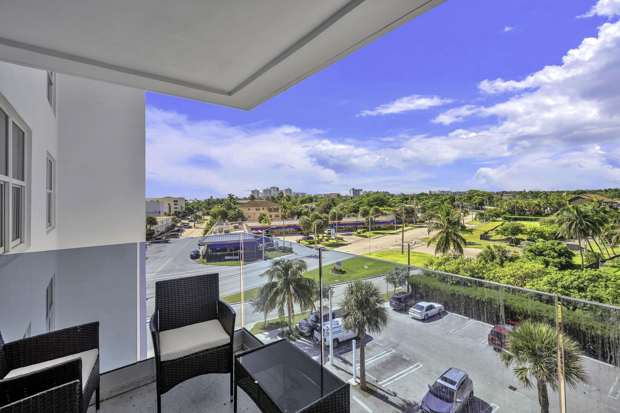 HILLSBORO LIGHT TOWERS CO - Residential