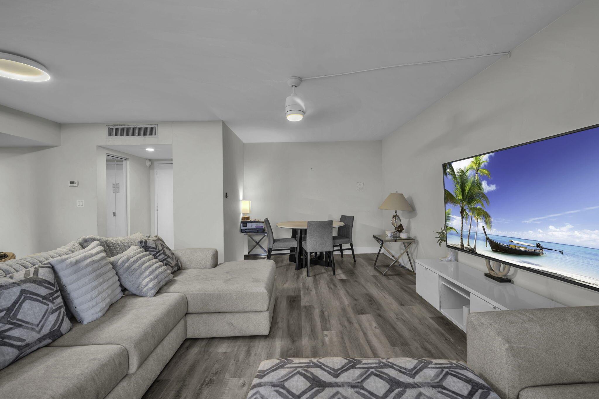 HILLSBORO LIGHT TOWERS CO - Residential
