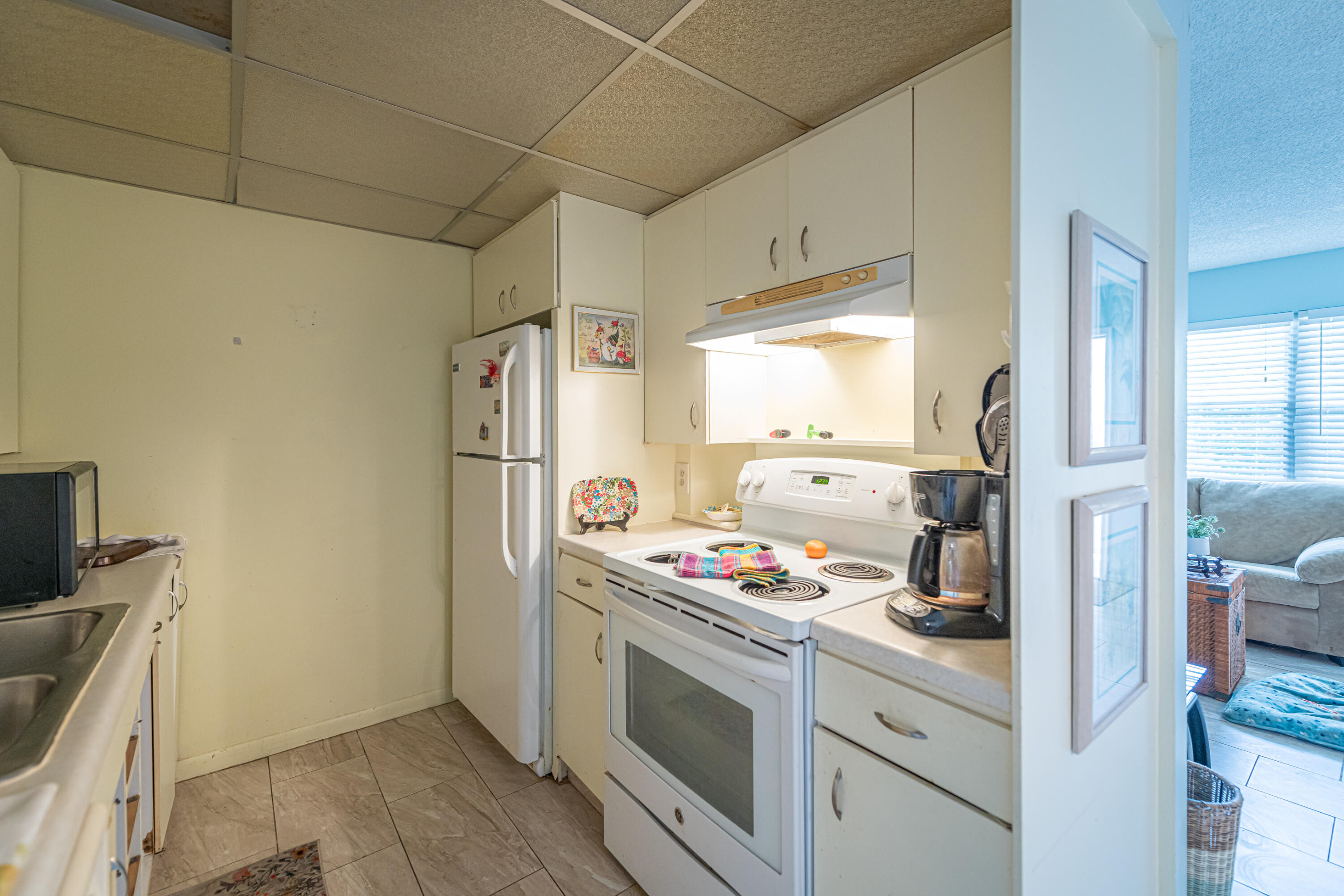 VICTORIA VILLAGE J CONDO - Residential