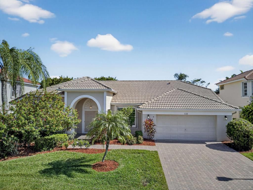 Photo of 7128 Brunswick Circle, Boynton Beach, FL 33437 (MLS # R11143425)