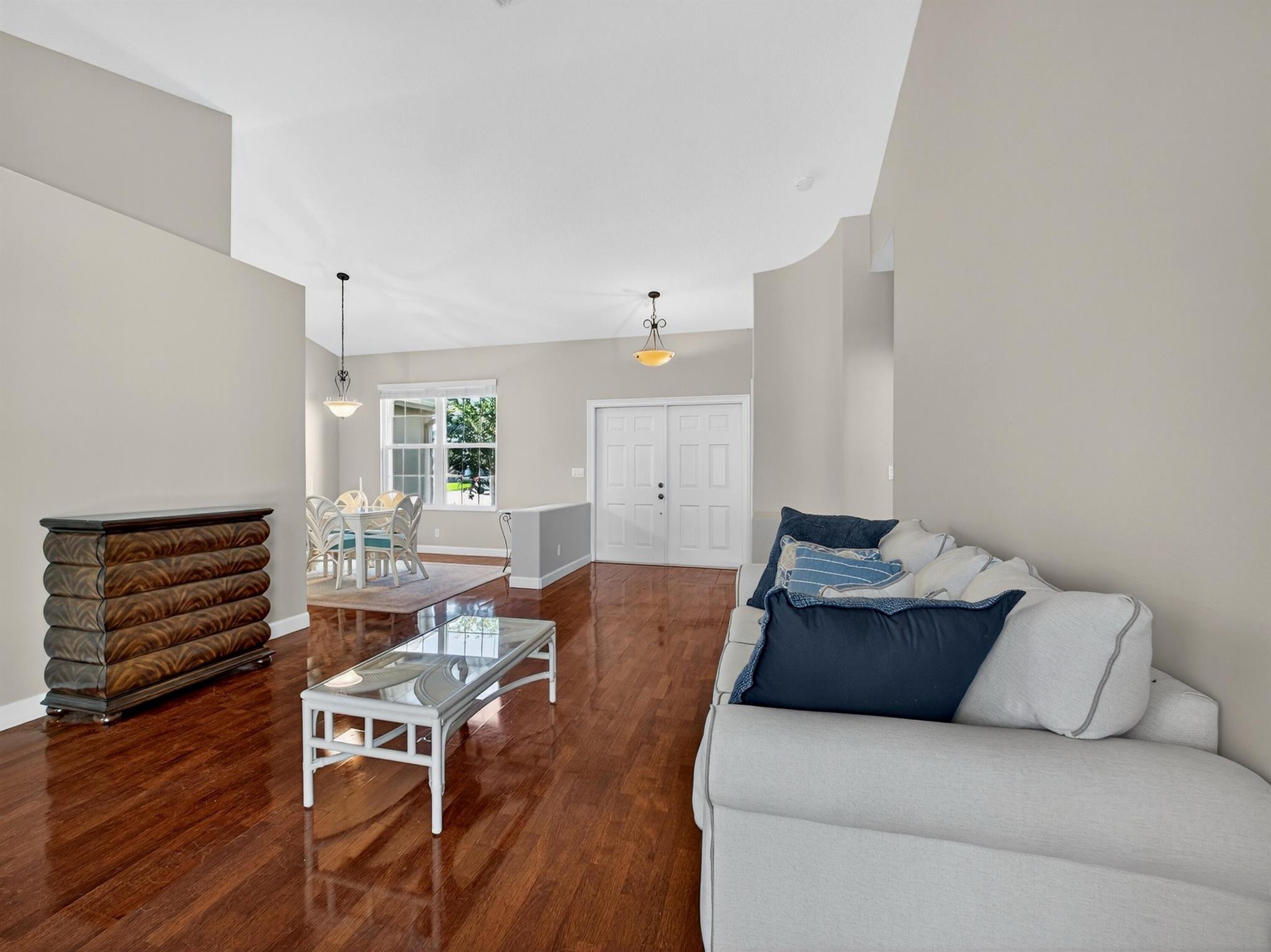 7128 Brunswick Circle