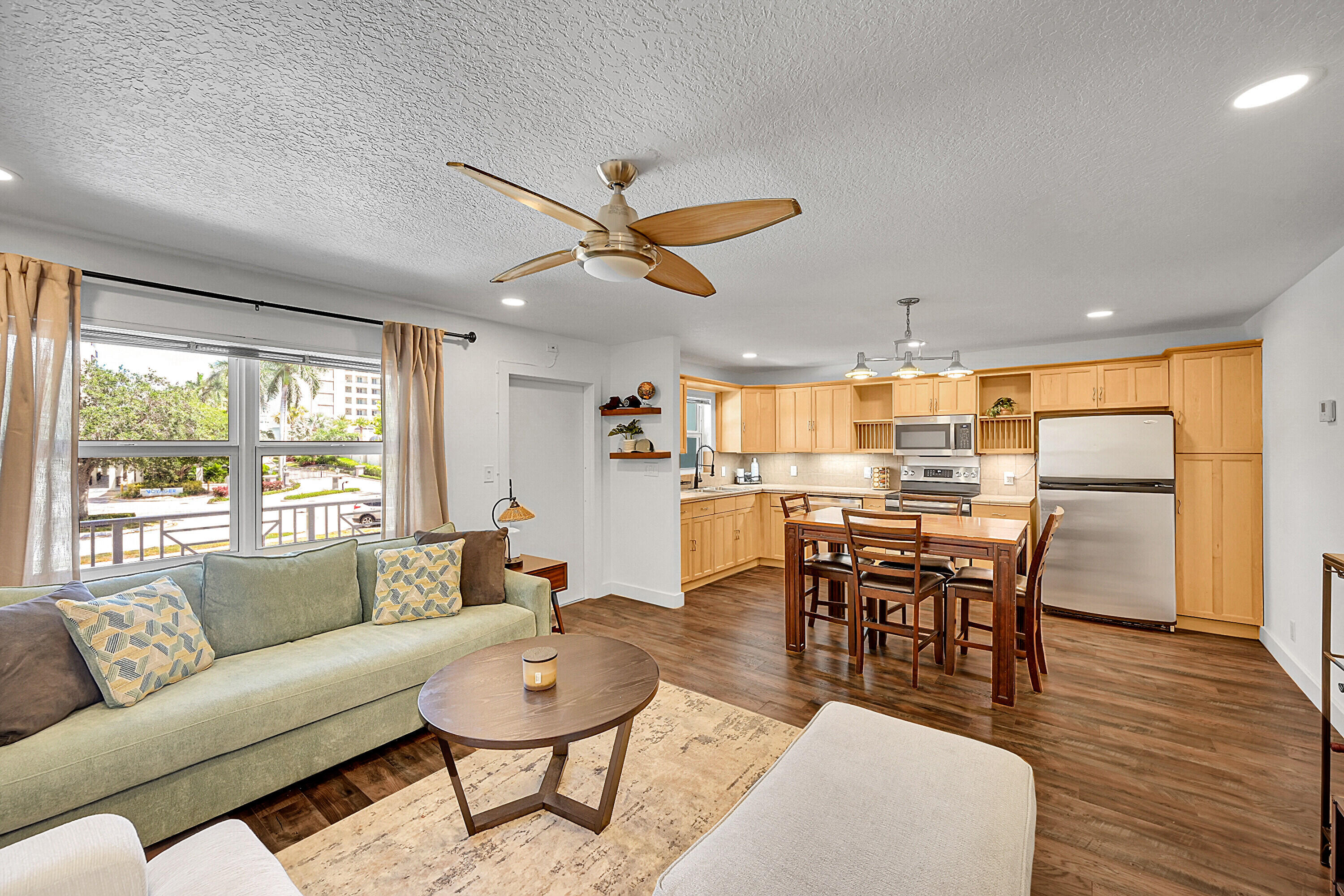 HARBOR'S EDGE OF POMPANO - Residential Lease