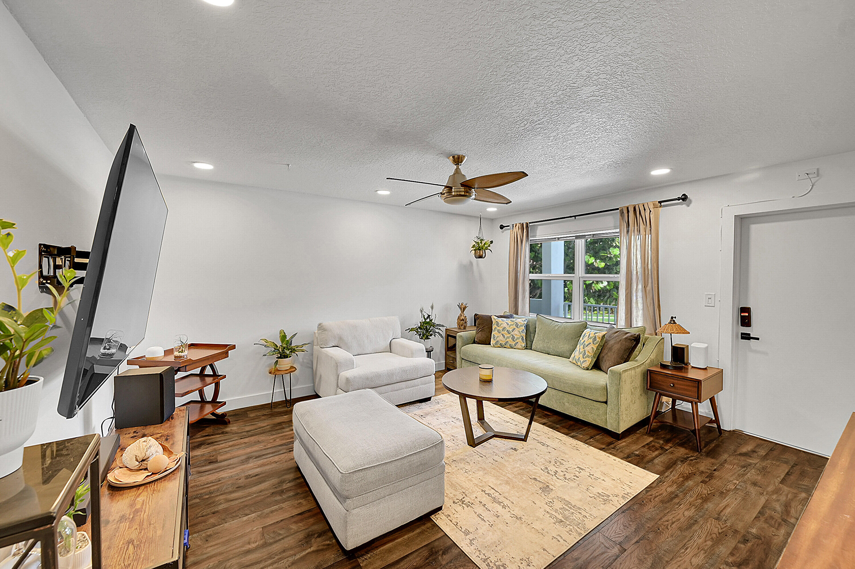 HARBOR'S EDGE OF POMPANO - Residential Lease