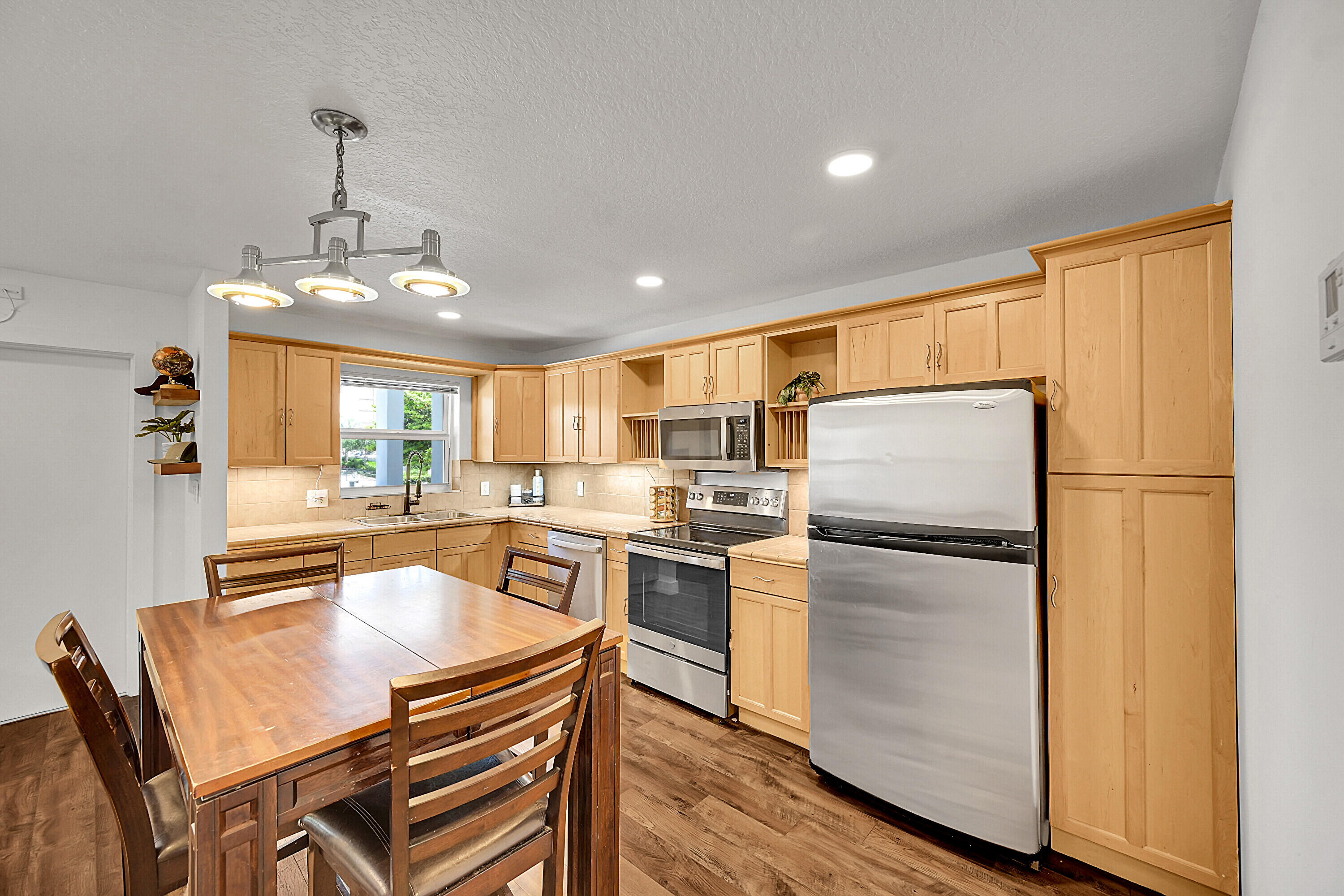 HARBOR'S EDGE OF POMPANO - Residential Lease