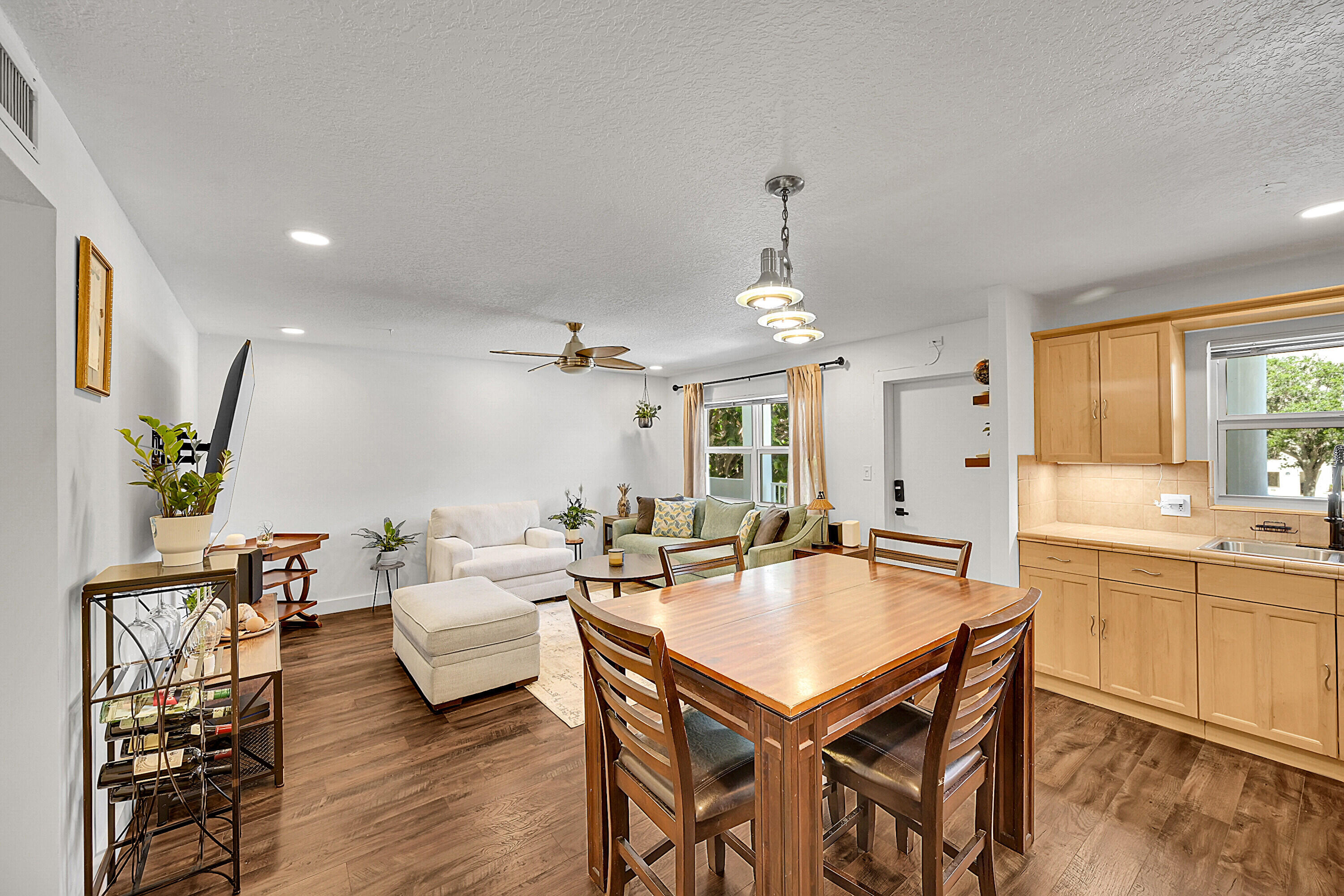 HARBOR'S EDGE OF POMPANO - Residential Lease