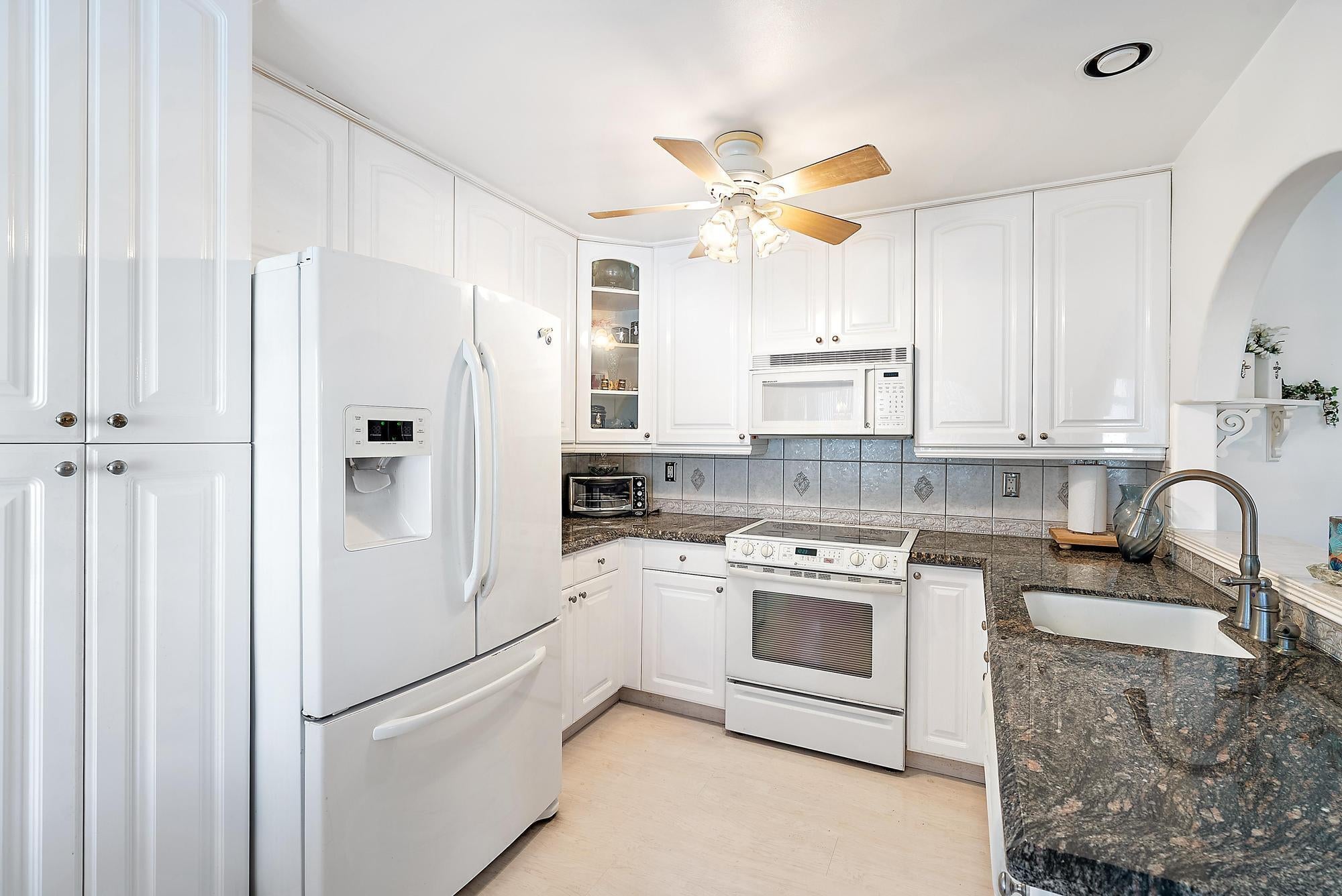 7633 Tahiti Lane 204