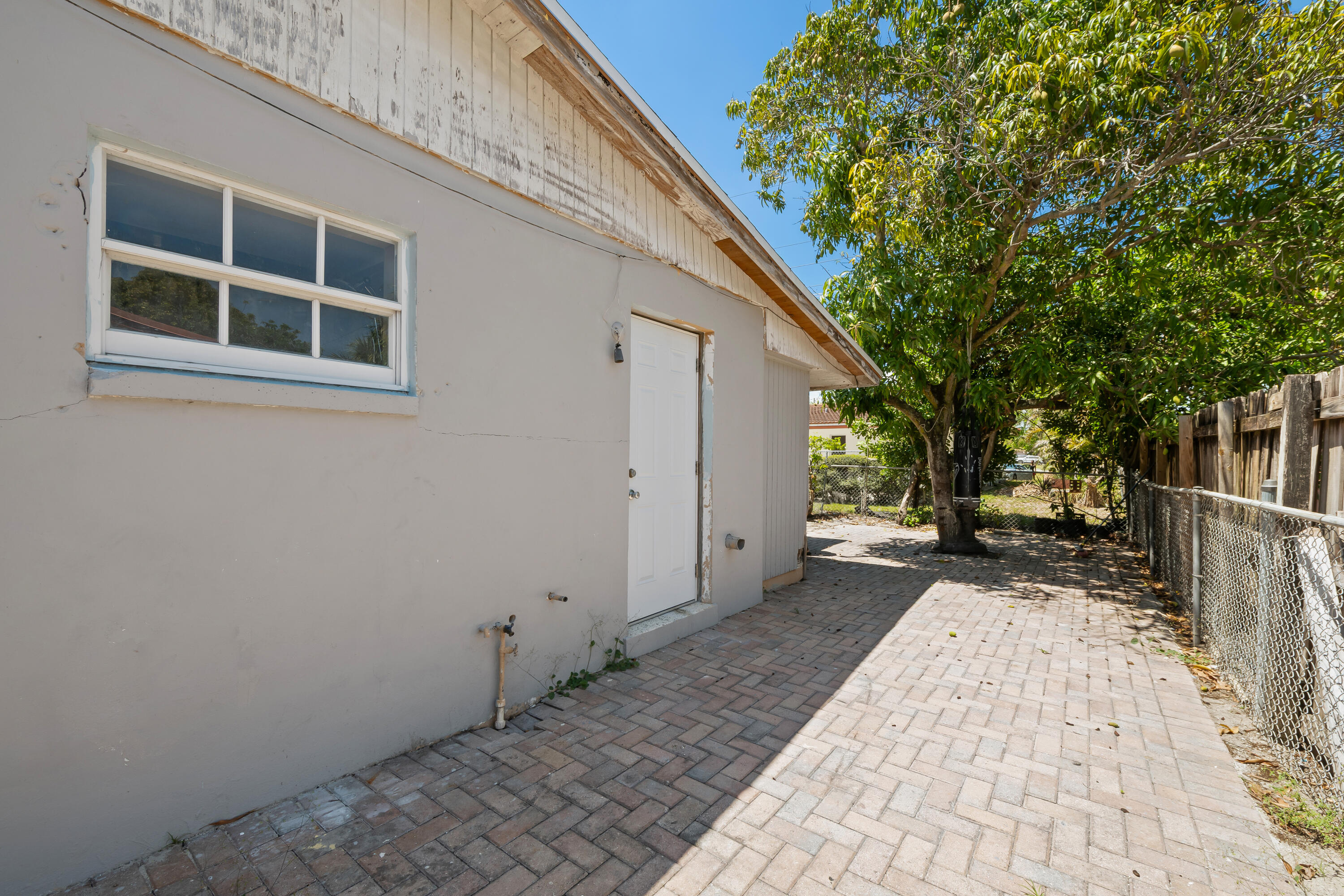 KENDALL GREEN SEC - Residential