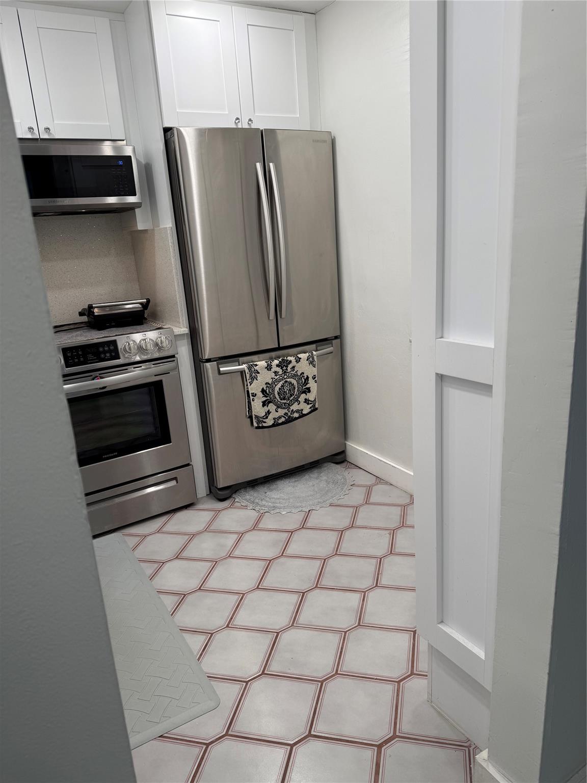 LIME BAY - Residential Lease