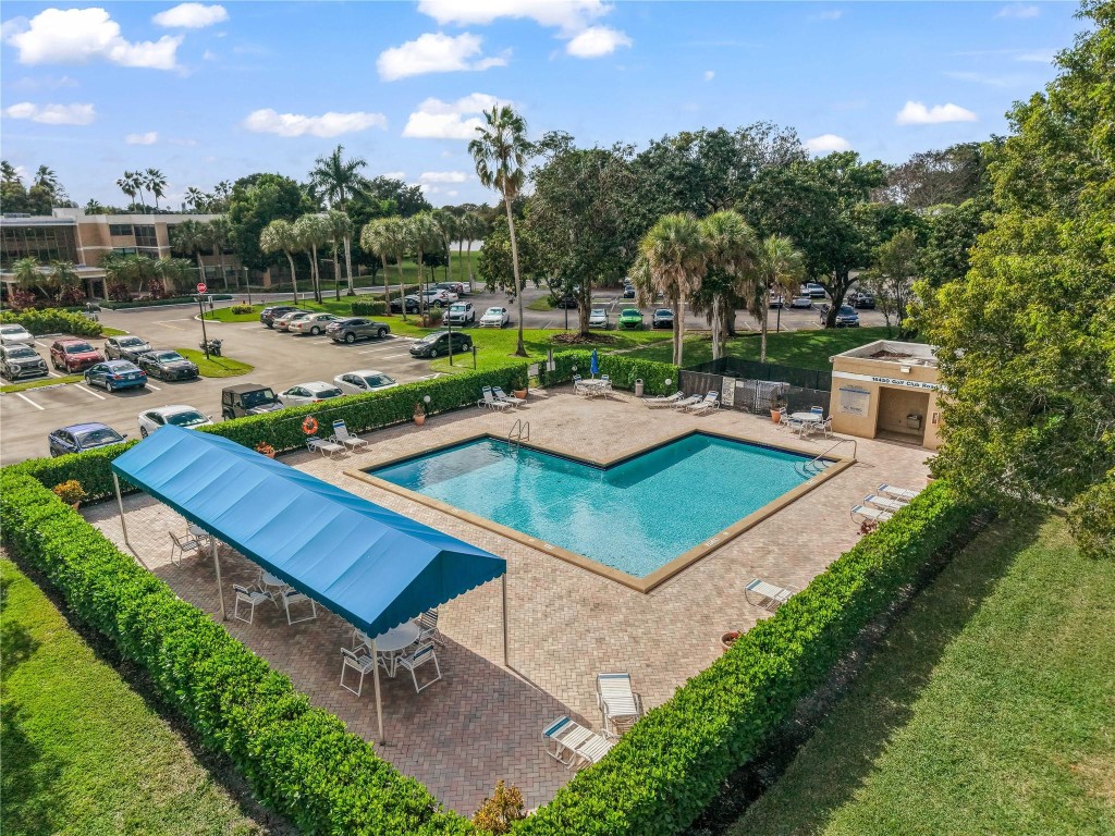 16325 Golf Club Road 303