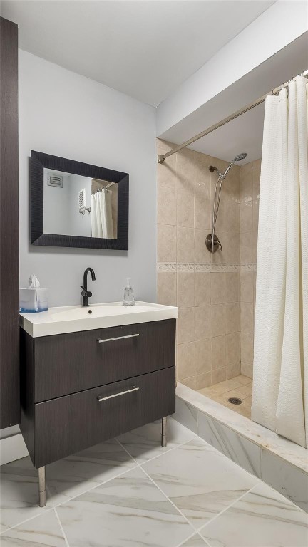 Country Club Apts at Bona - Residential