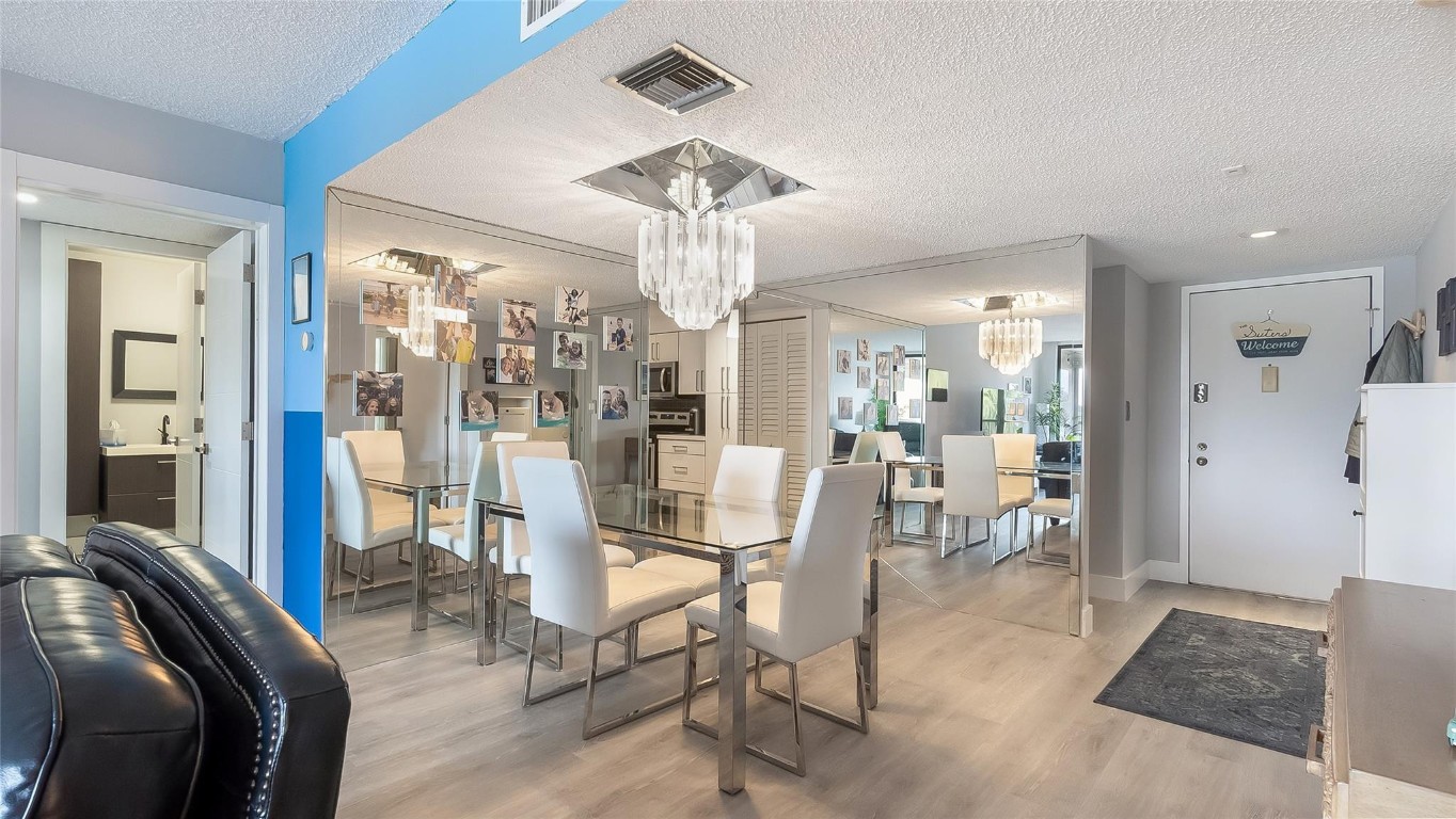 Country Club Apts at Bona - Residential