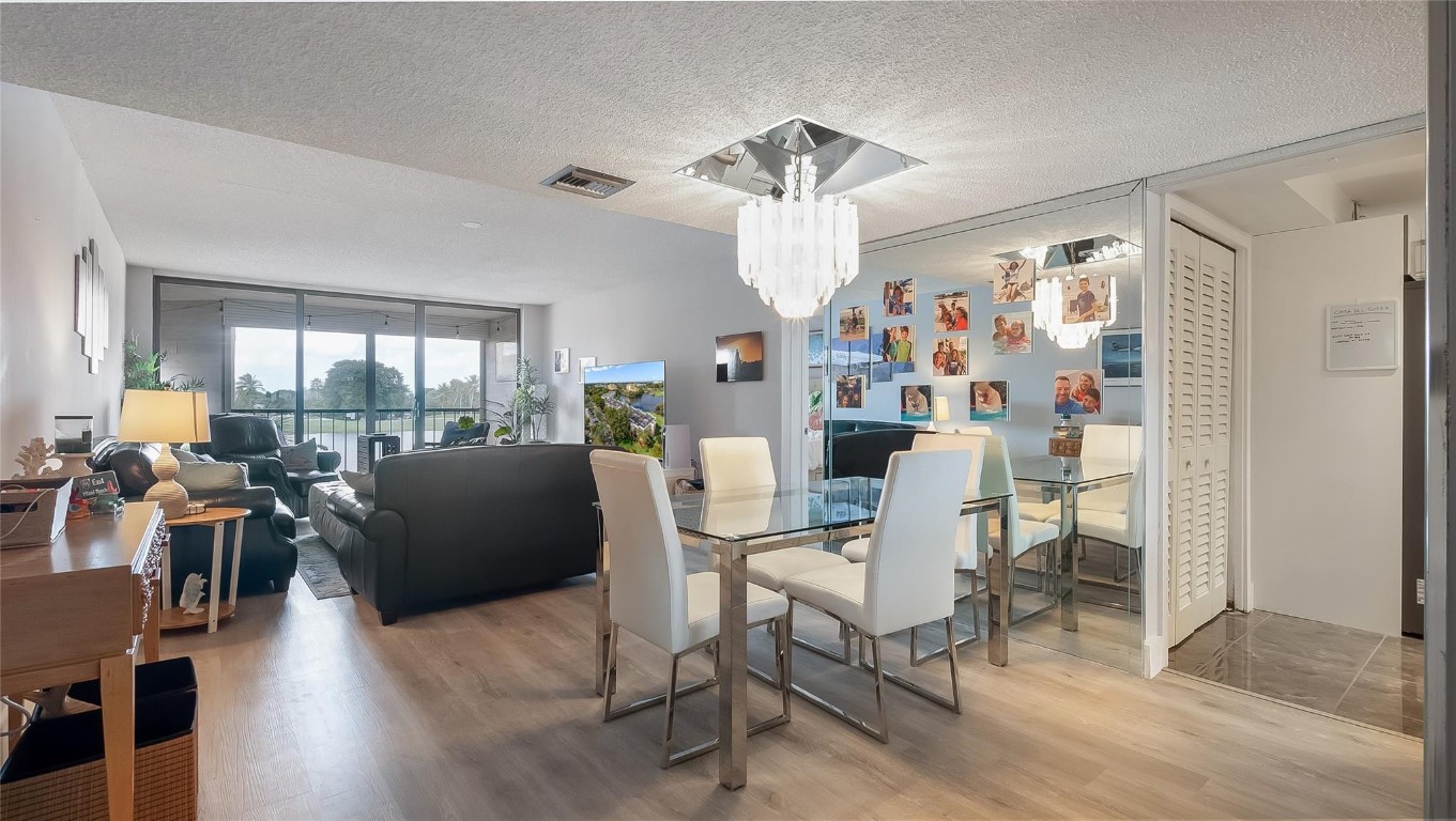 Country Club Apts at Bona - Residential