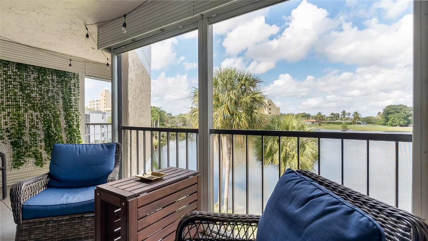 Country Club Apts at Bona - Residential