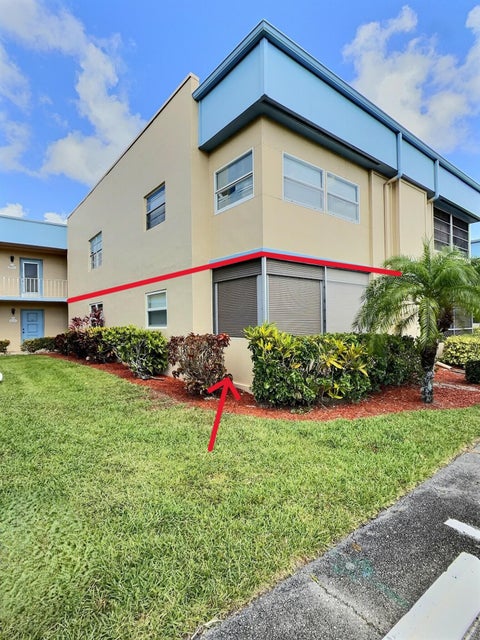 Photo of 199 E Burgundy E, Delray Beach, FL 33484 (MLS # B26032964)
