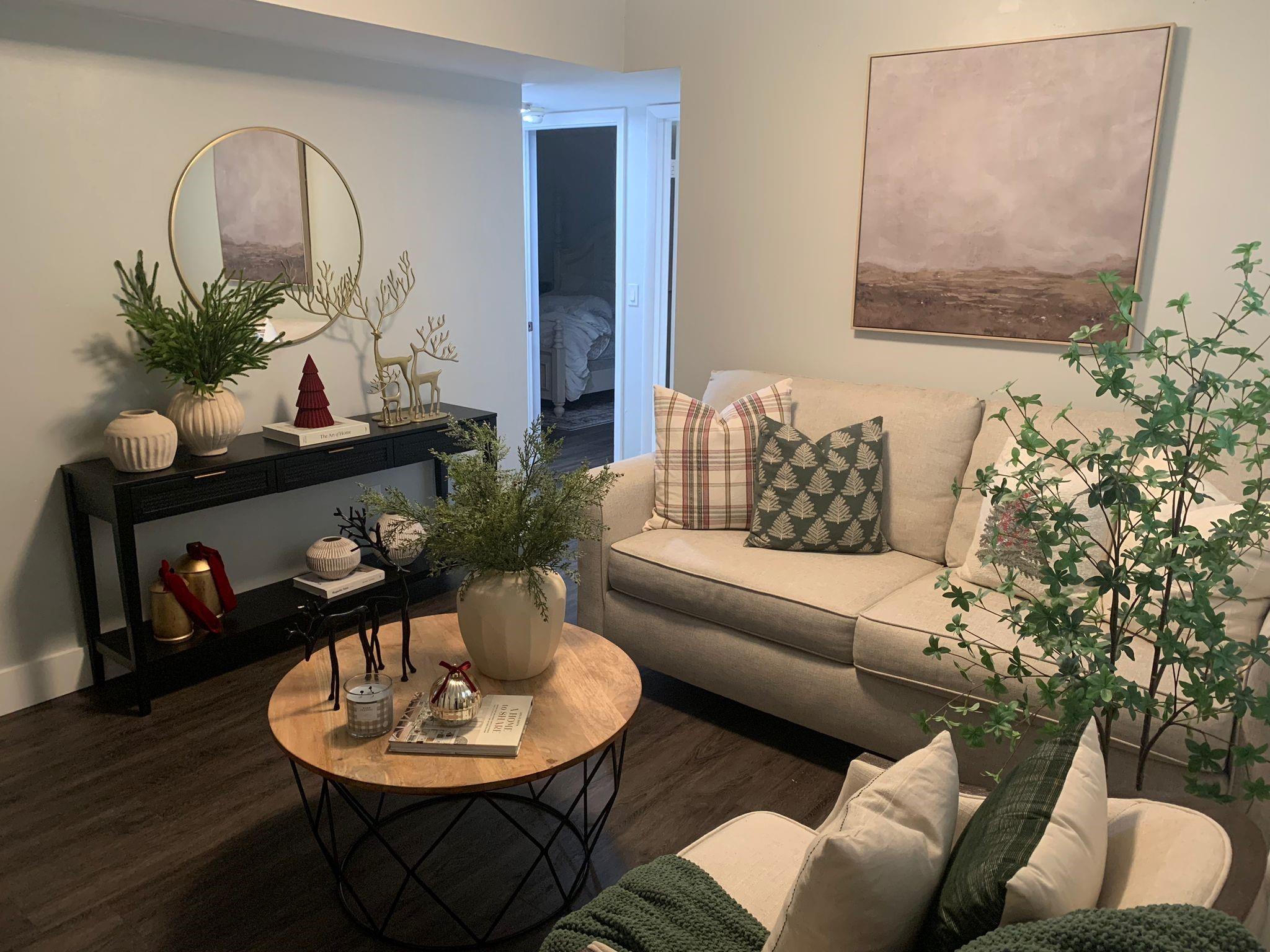 LOVELY 2/2 IN THE HEART OF MIRAMAR NEWER KITCHEN AND BATH.
LAMINATE FLOORS THR-OUT AND MUCH MORE.