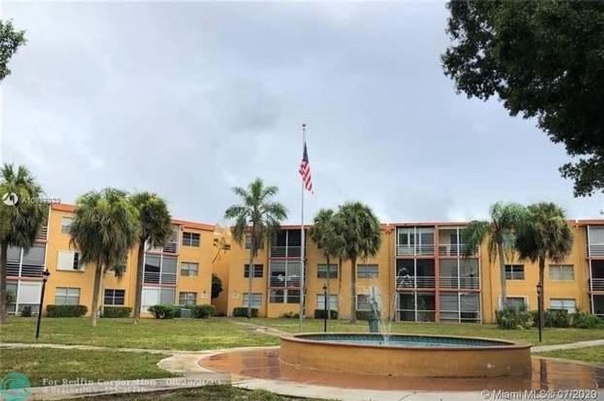 GREAT INVESTORS PROPERTY
EASY TO RENT
FAST HOA APPROVAL