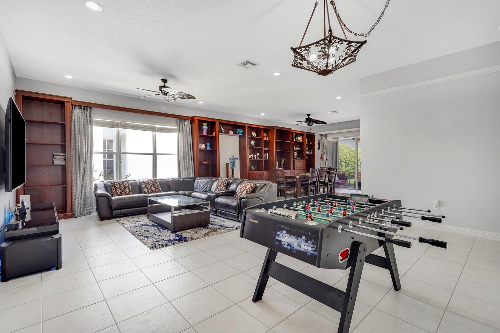 19084 Skyridge Cir