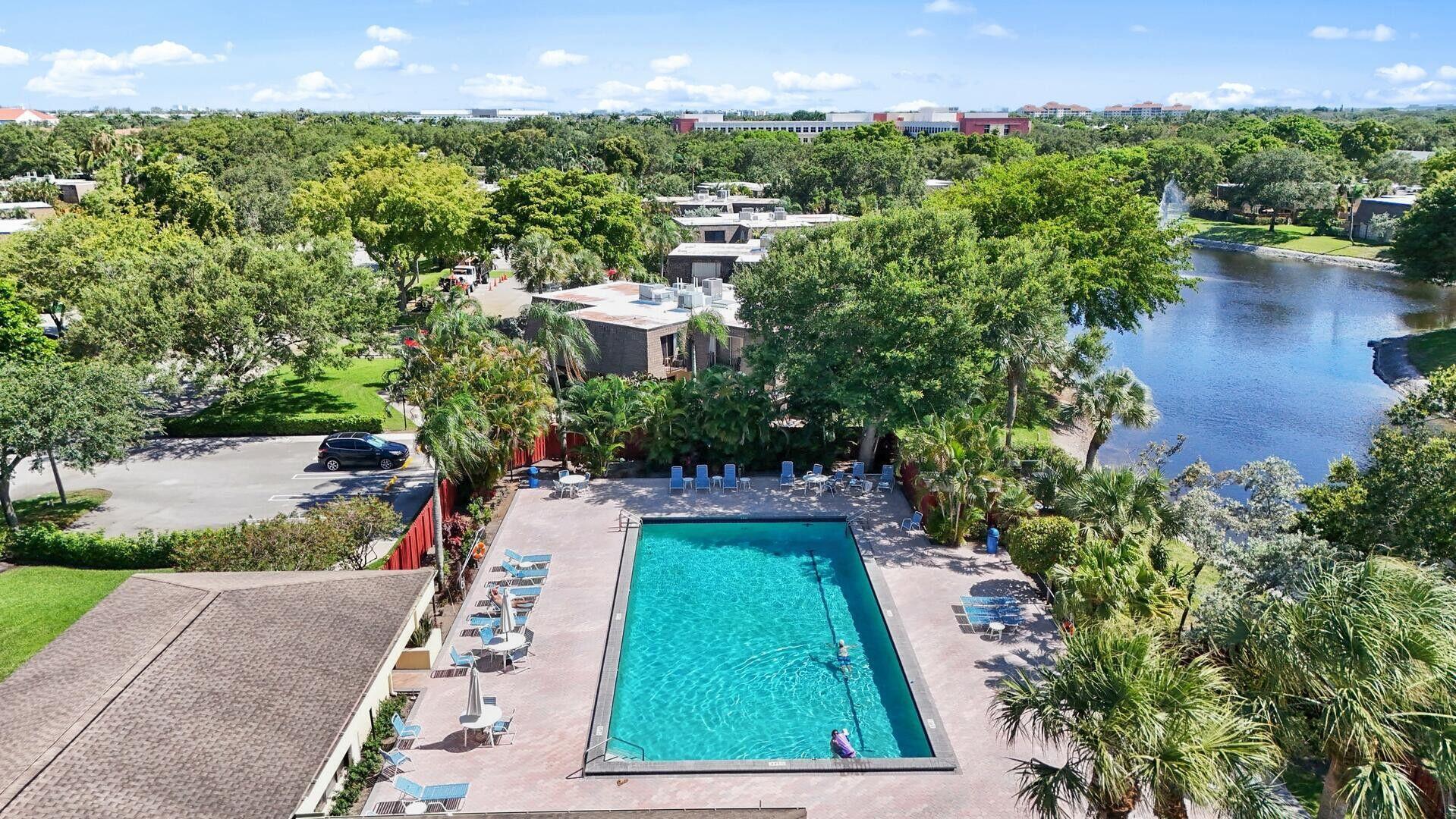 DELRAY OAKS WEST CONDO - Residential
