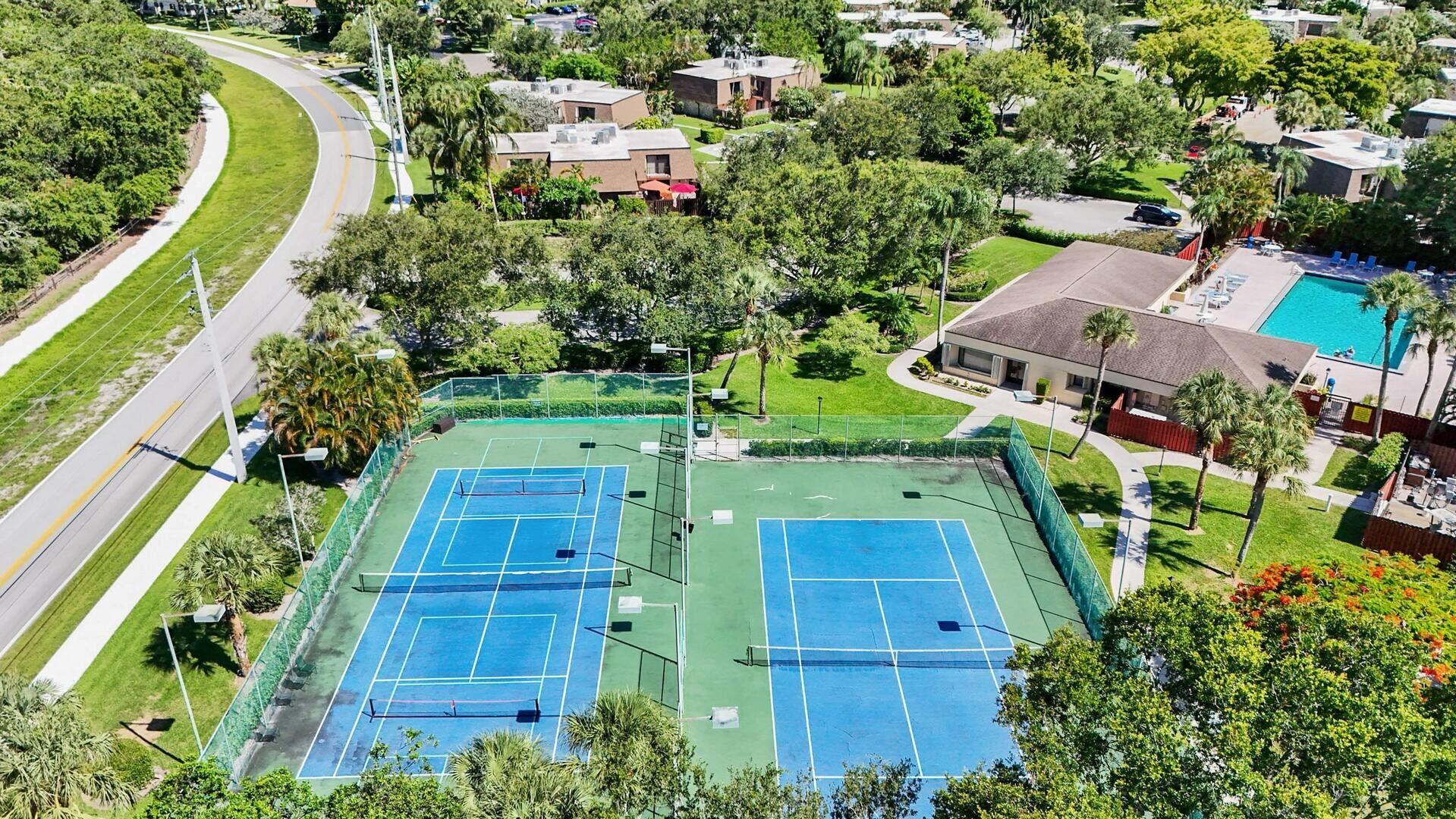 DELRAY OAKS WEST CONDO - Residential