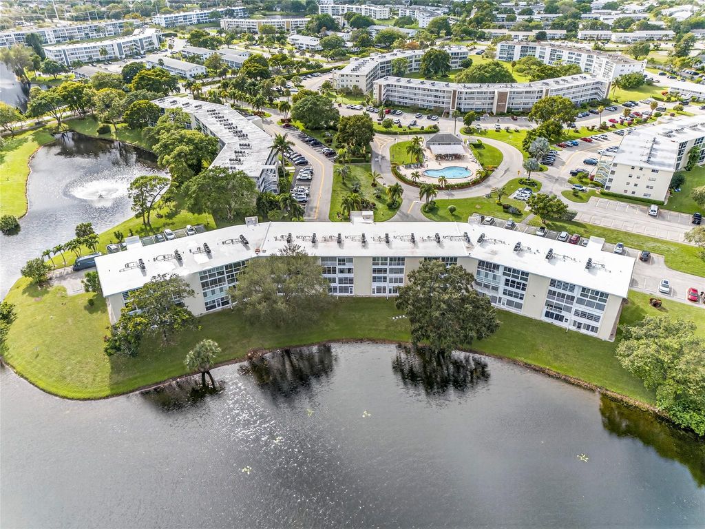 Photo of 228 Grantham B #228, Deerfield Beach, FL 33442 (MLS # F10540637)