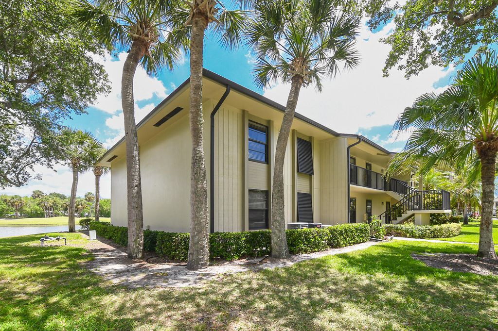 Photo of 20 Plantation Drive #101, Vero Beach, FL 32966 (MLS # B26026435)