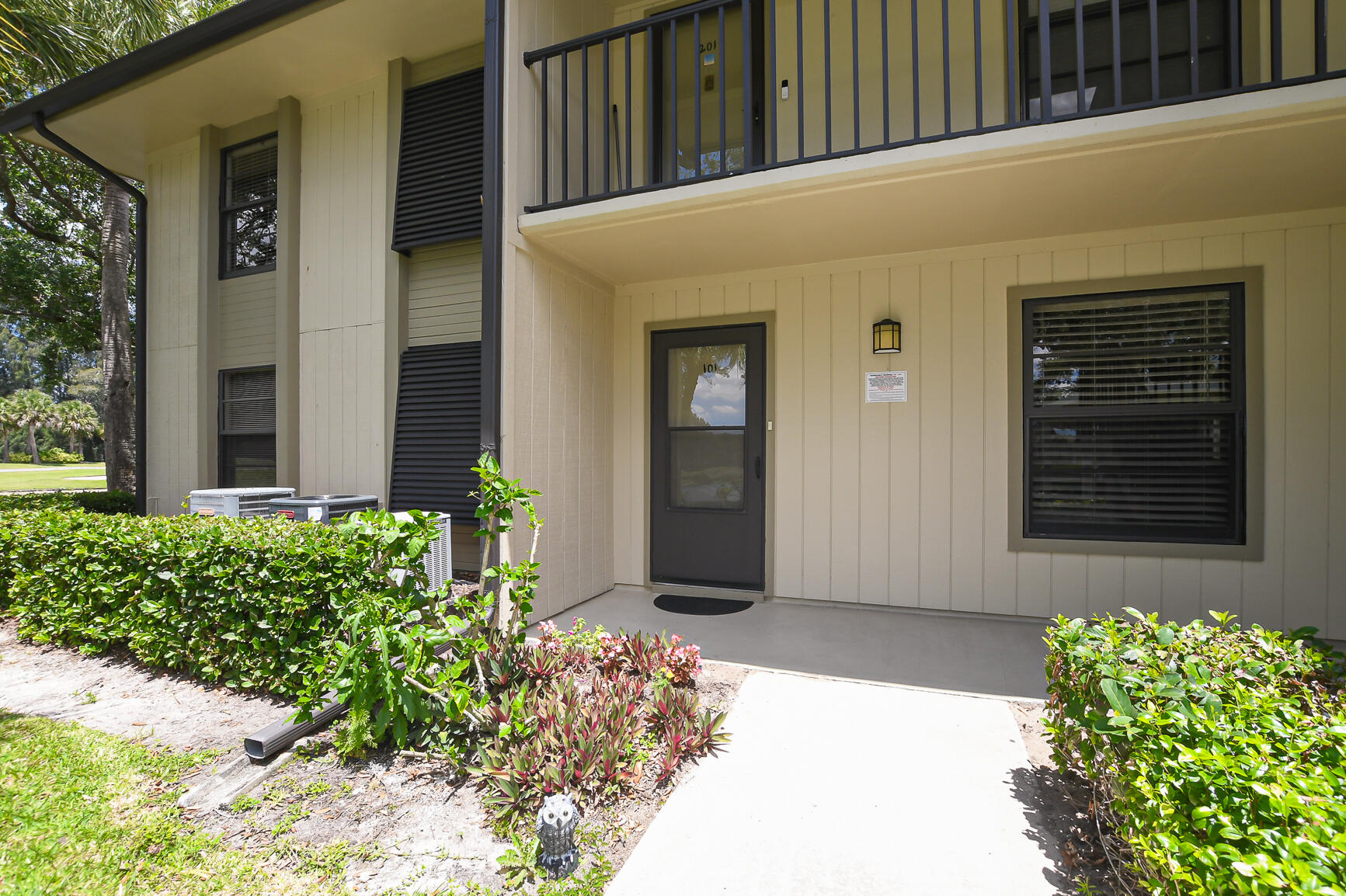 VISTA PLANTATION PHASE I & II - Residential Lease