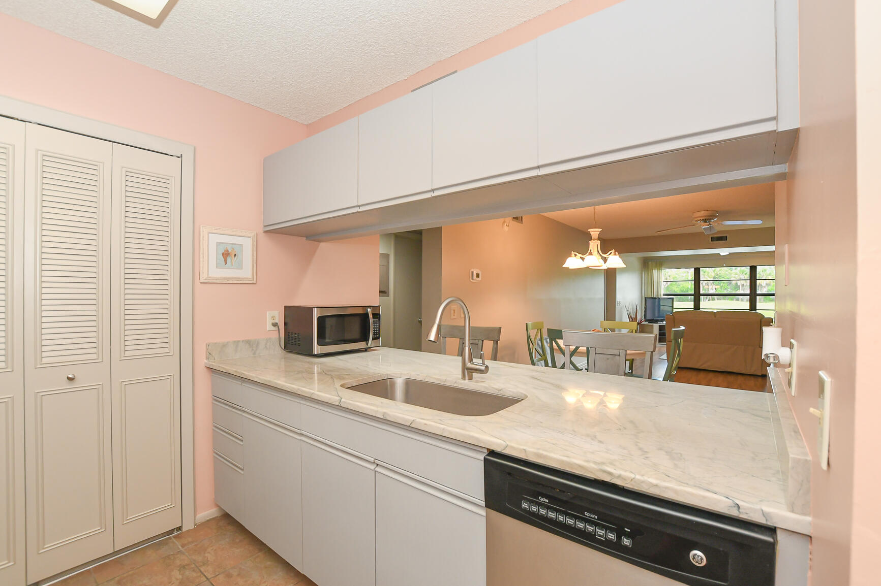 VISTA PLANTATION PHASE I & II - Residential Lease