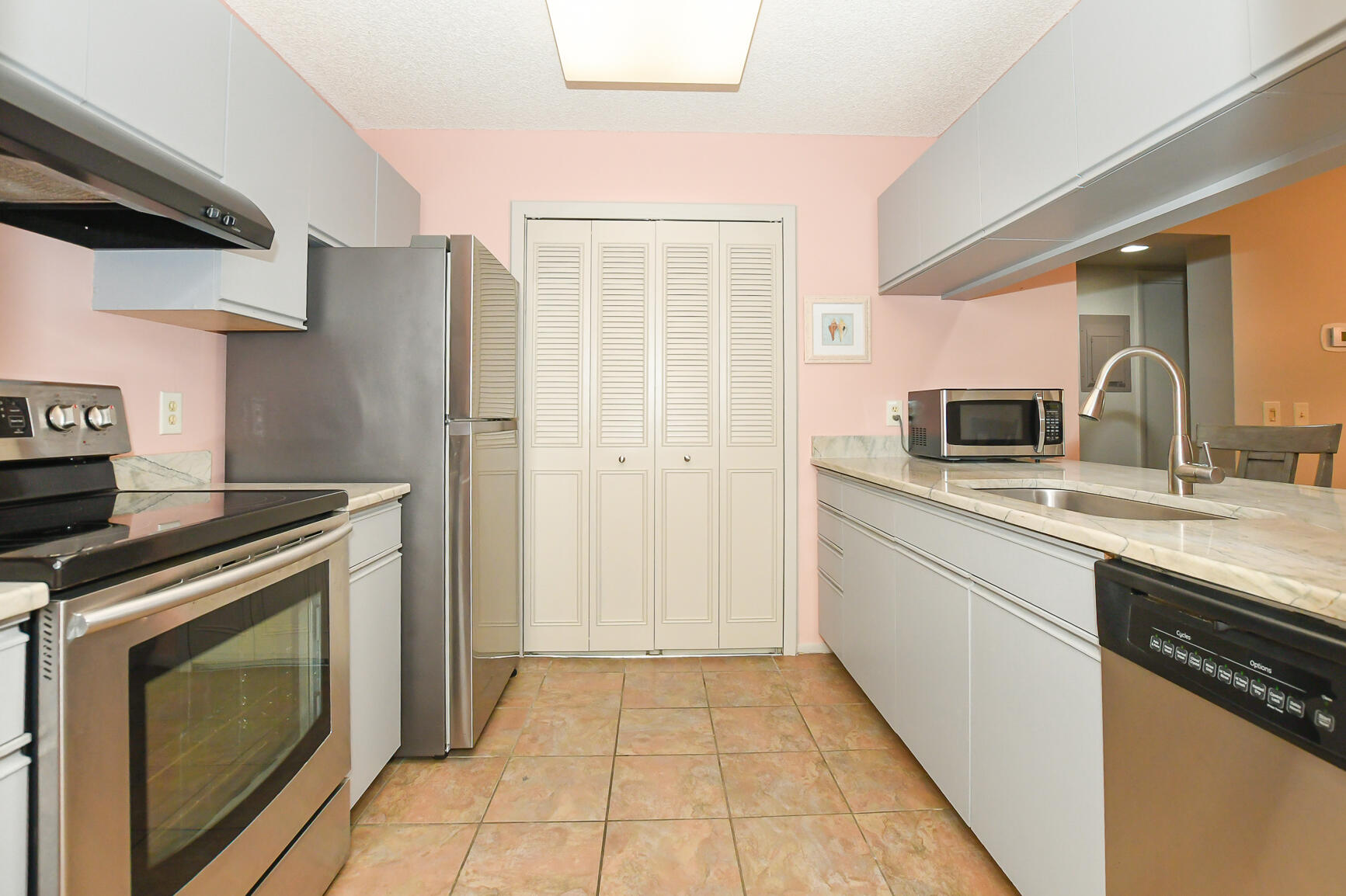 VISTA PLANTATION PHASE I & II - Residential Lease