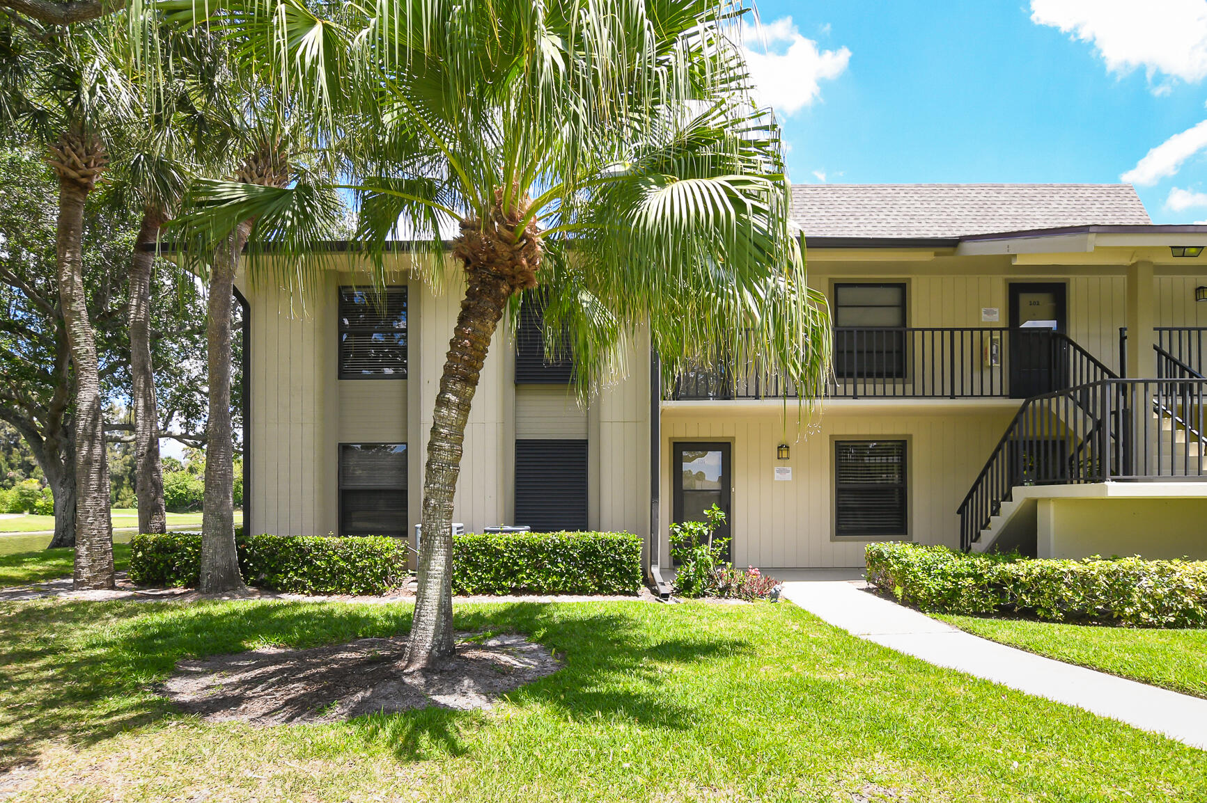 VISTA PLANTATION PHASE I & II - Residential Lease
