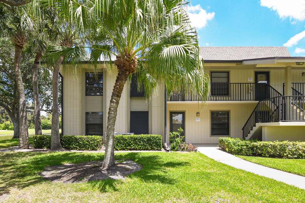 Photo of 20 Plantation Drive #101, Vero Beach, FL 32966 (MLS # B26026435)