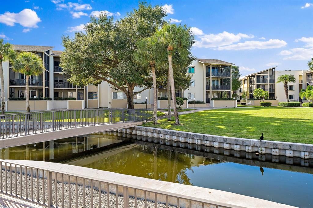 Photo of 11811 Avenue Of P G A #1-2g, Palm Beach Gardens, FL 33418 (MLS # R10758168)