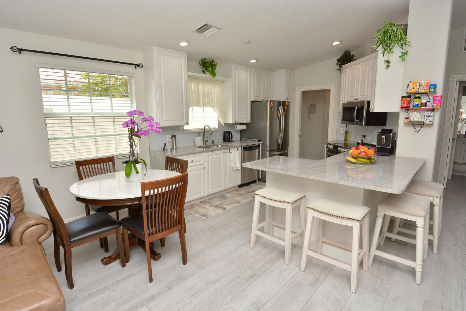 FLORIDA CLUB - Residential Lease