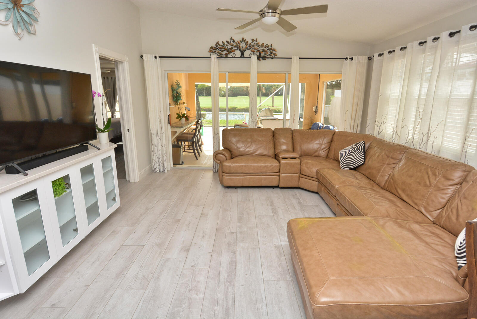 FLORIDA CLUB - Residential Lease