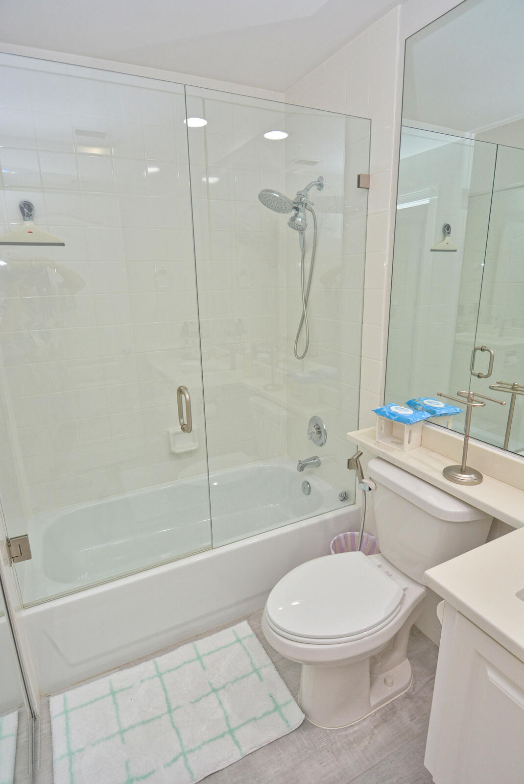 FLORIDA CLUB - Residential Lease