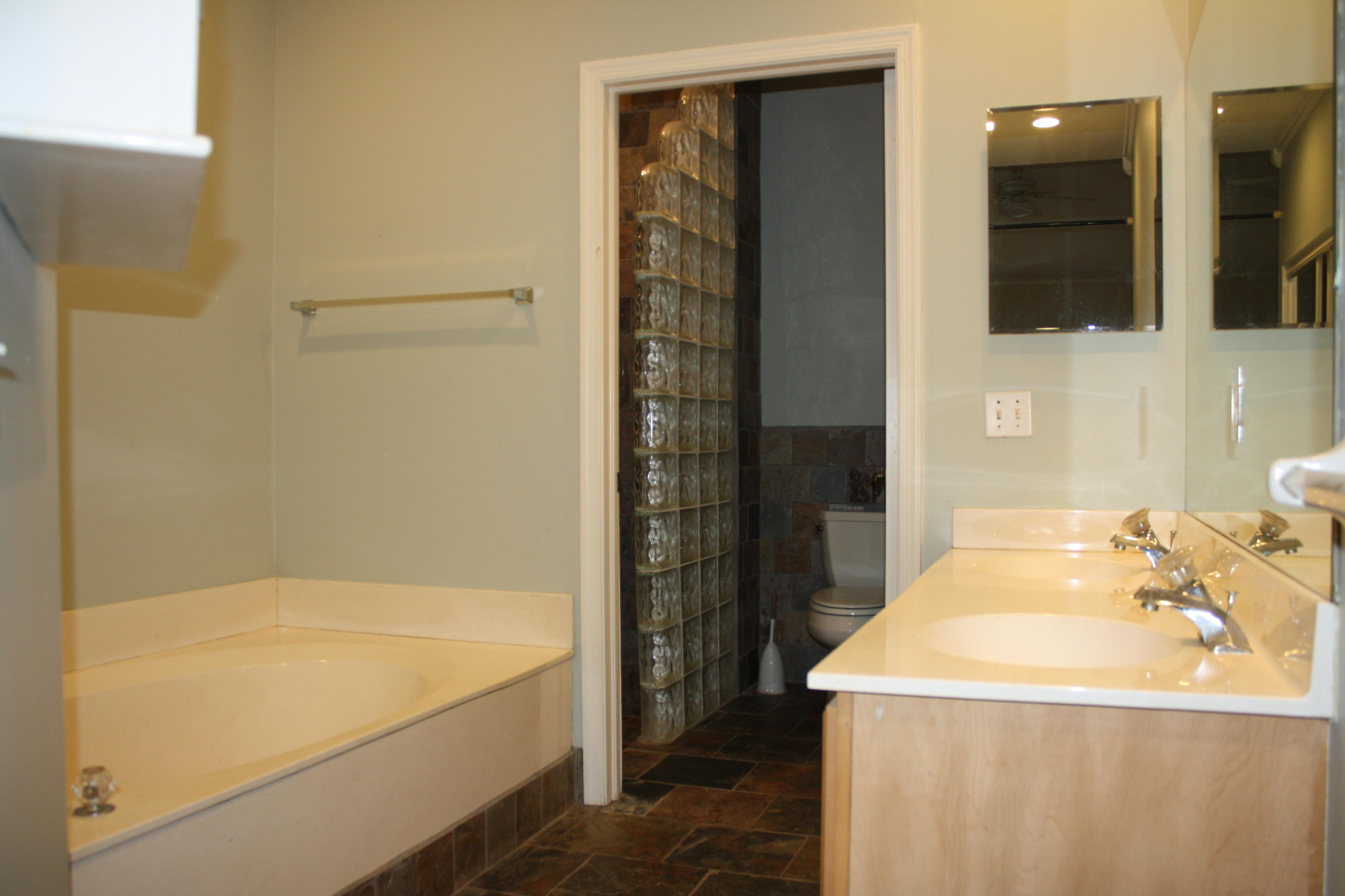 Armour Manor - Residential