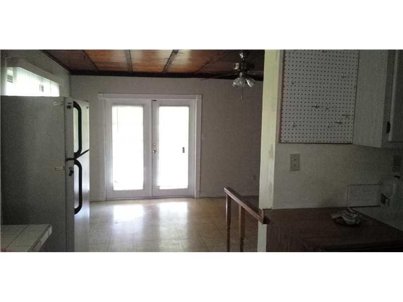 LEE BELL HOMES - Residential