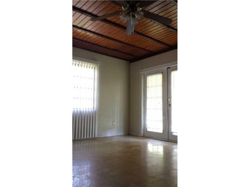 LEE BELL HOMES - Residential