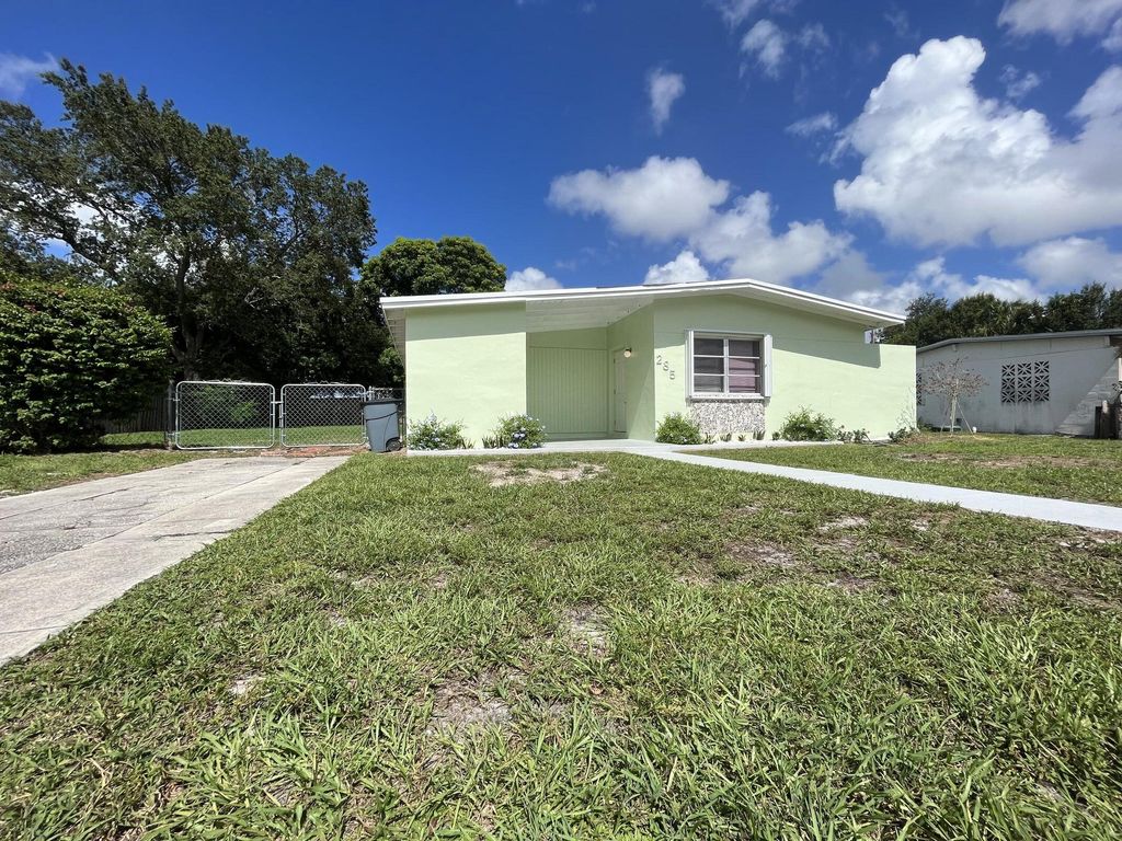 Photo of 285 SE Abeto Lane, Port Saint Lucie, FL 34983 (MLS # R11164135)