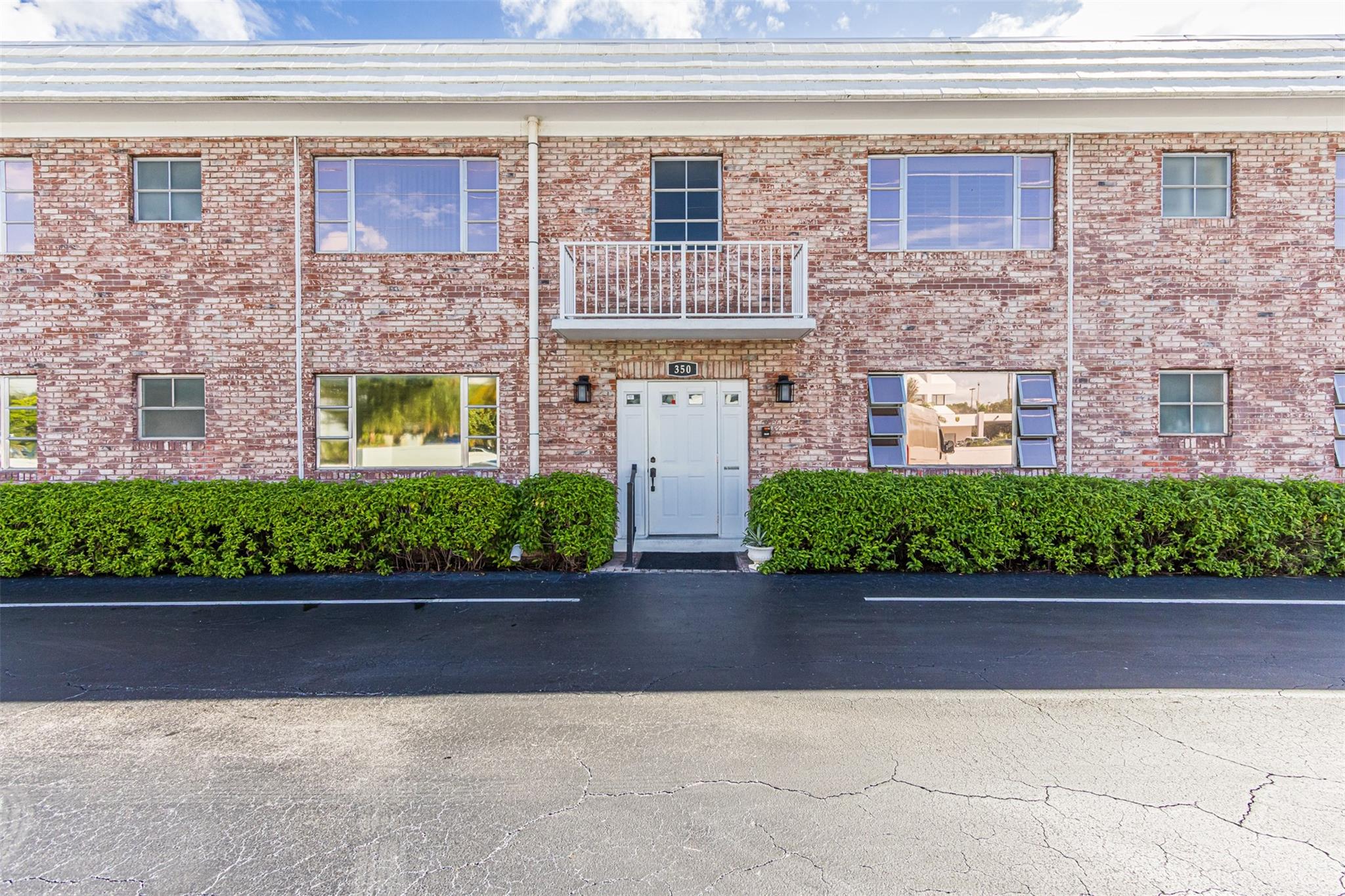 350 S Cypress Rd 522