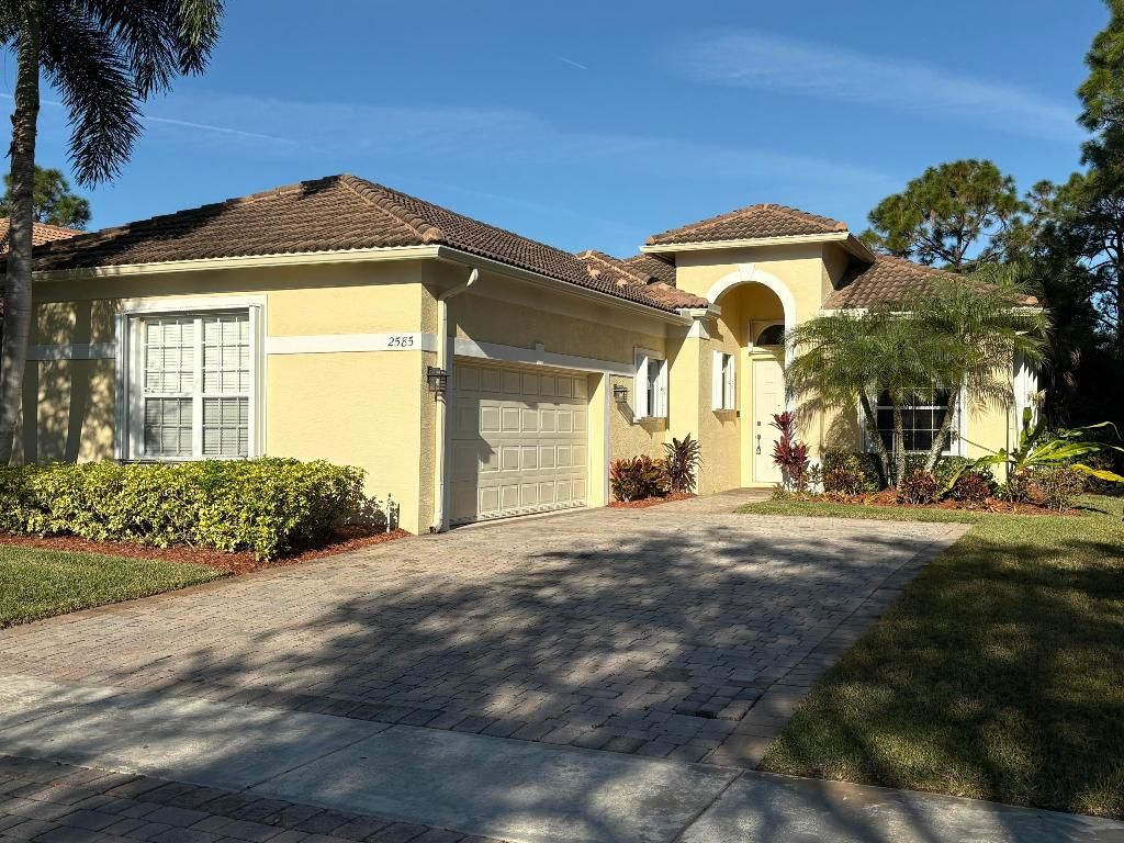 Photo of 2585 SE Stonebriar Way, Stuart, FL 34997 (MLS # R11150242)