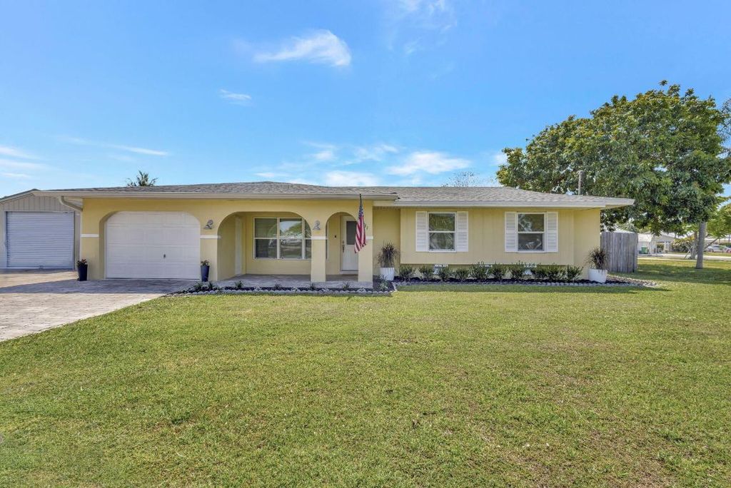 Photo of 691 SE Harbor View Drive, Port Saint Lucie, FL 34953 (MLS # R11082445)